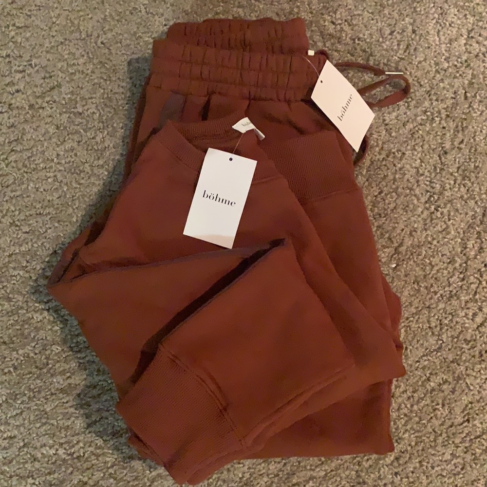 Bohme matching pullover and sweatpants set.